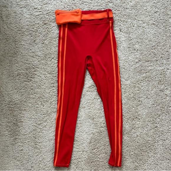 Bandier Solid & Striped Trek Belt Bag Leggings - Picture 5 of 5